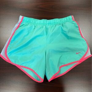 Girls XL Nike Dry Fit shorts. Excellent condition